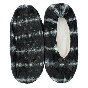 🥶 NWT FUZZY BABBA Ladies 7.5-8.5 warm house shoes w nonskid bottom Sherpa inside